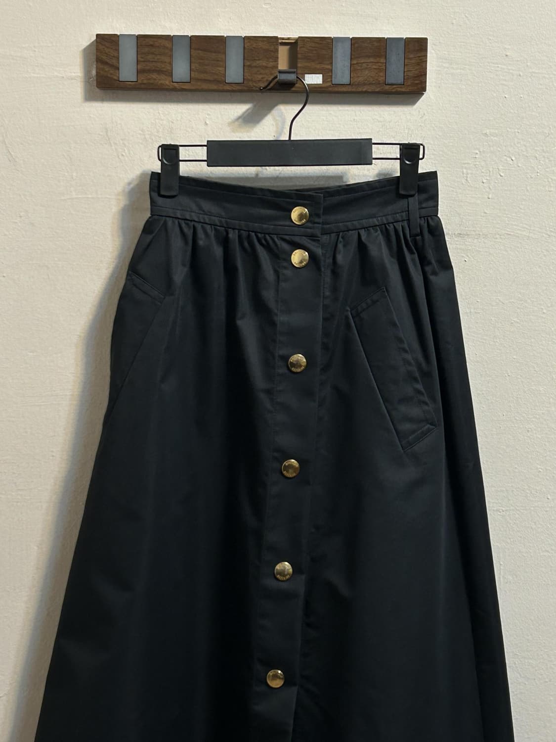 부티크 모스키노 버튼다운 스커트 상품이미지1