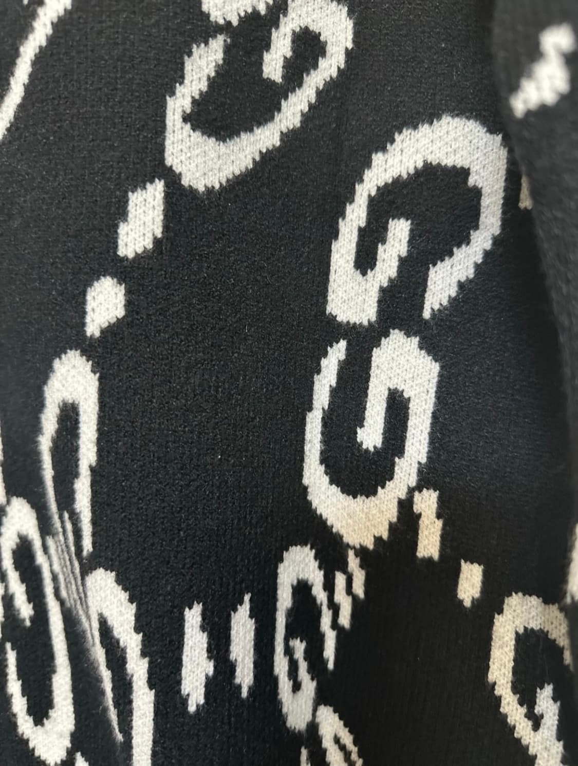 구찌 GG 로고 블랙 니트 스웨터 정품 상품이미지4