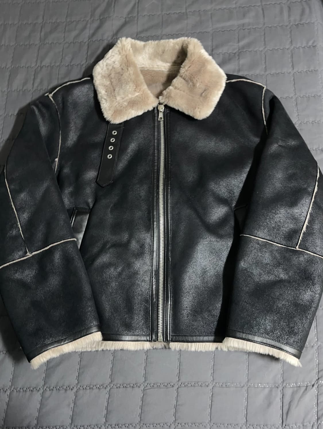 오버사이즈 스웨이드 라인 무스탕 자켓 [BLACK] 상품이미지2