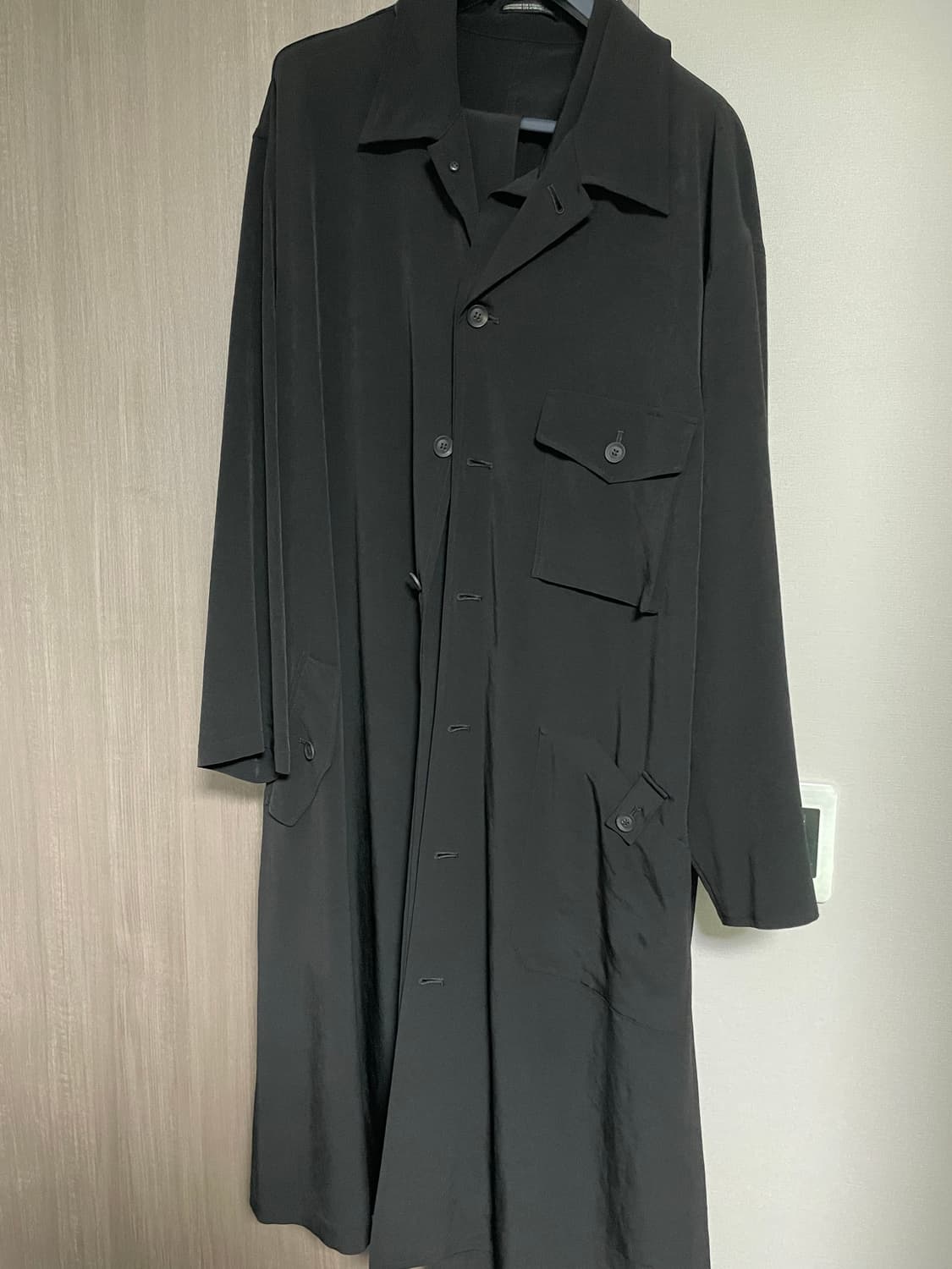 요지야마모토 남성 하프 더블레이어 블랙 코트 상품이미지1