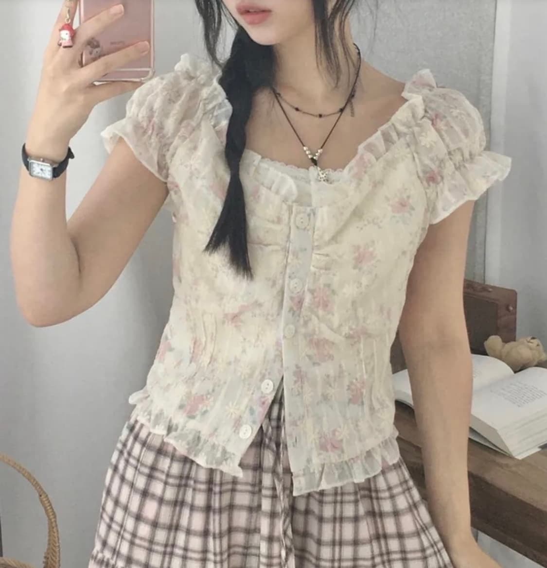 에이블리 꽃무늬 블라우스 상품이미지1