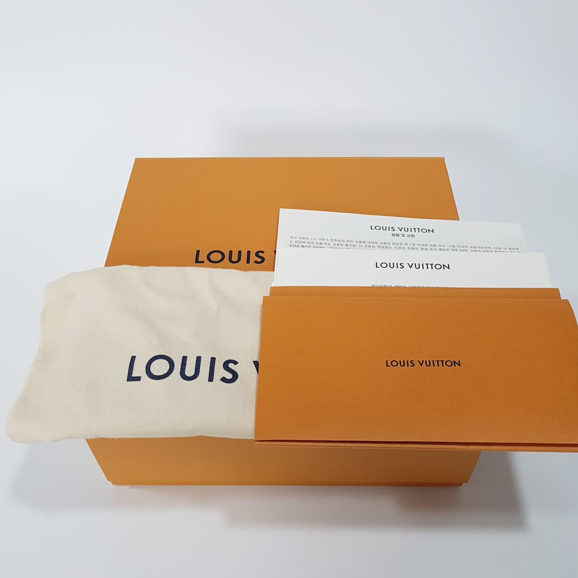 루이비통 M92663 모노그램 멀티 화이트 트루빌 토트백 상품이미지10