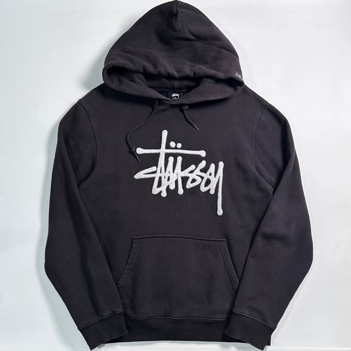 스투시 플리스 로고 블랙 후드 티  상품이미지1