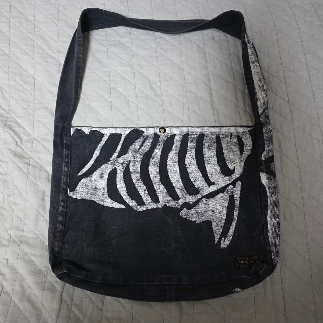 [OS] 캐피탈 본 북백 블랙 상품이미지1