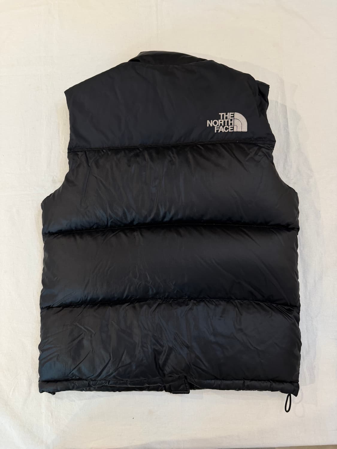 노스페이스 700필 구스다운 유광 패딩조끼 블랙 상품이미지3