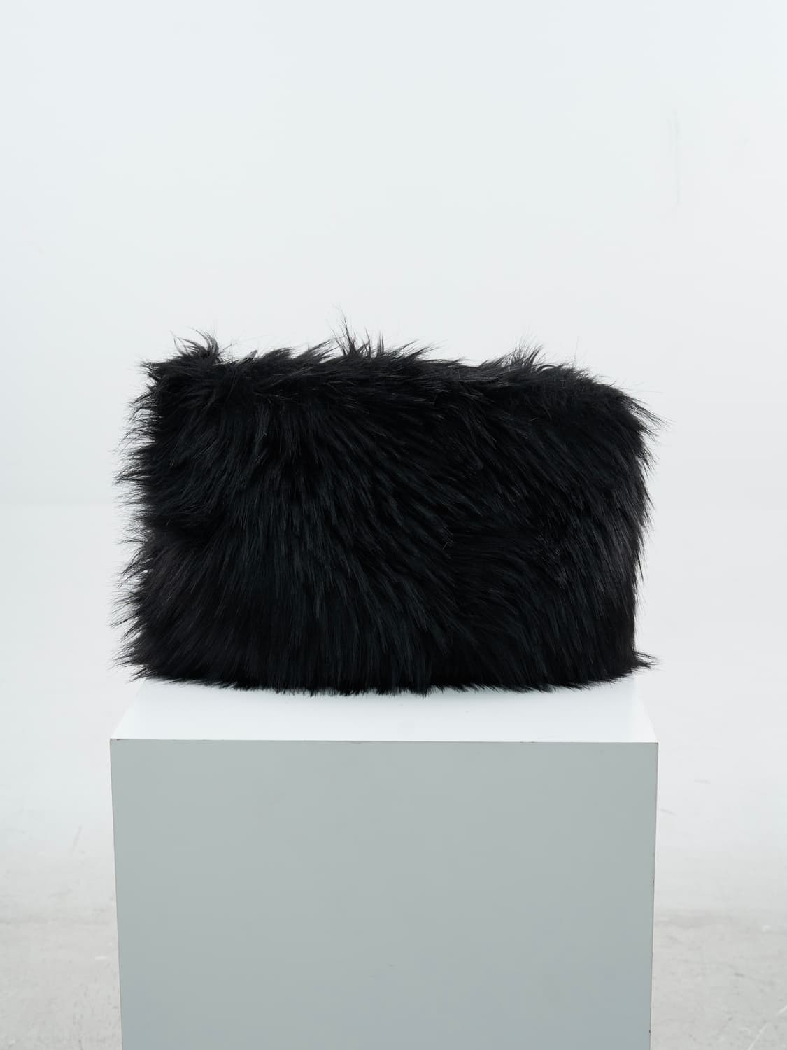 DIESEL black fur cross bag 상품이미지3