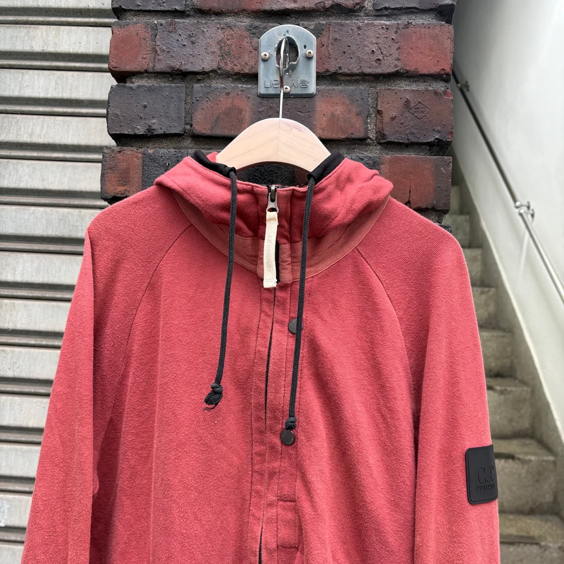 씨피컴퍼니 코랄 컬러 후드 집업 자켓 상품이미지5