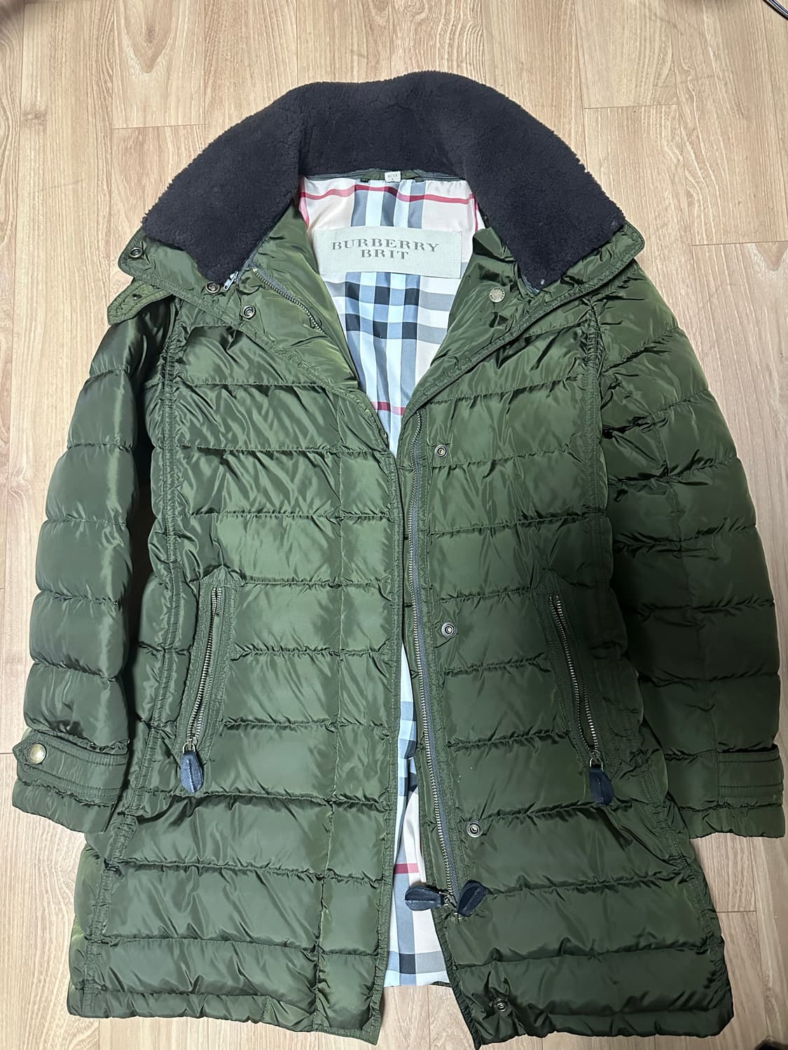 버버리 브릿 여성 롱패딩 카키  상품이미지1