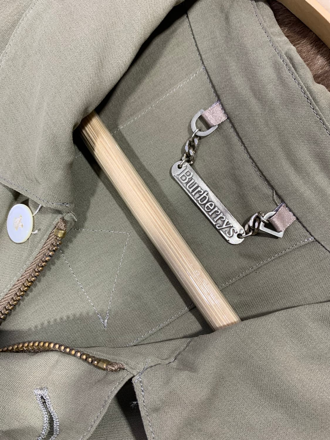 버버리 체스트 로고 집업자켓 판매합니다 상품이미지5