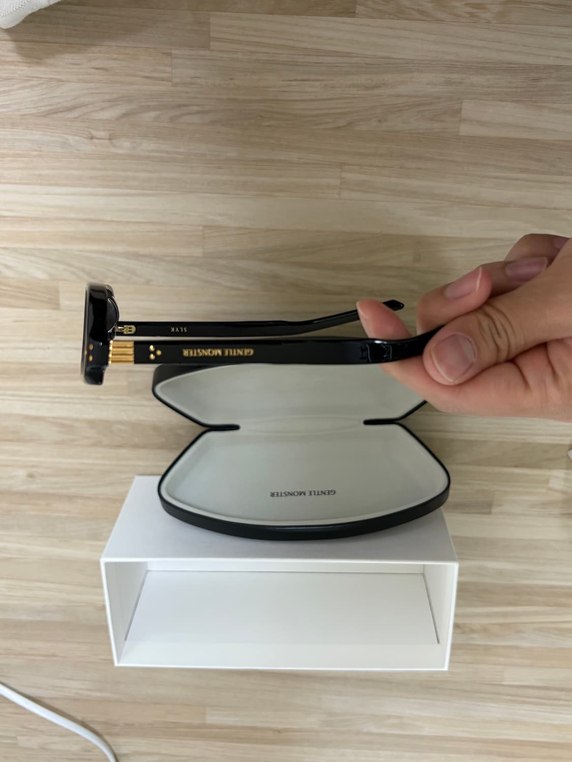 젠틀몬스터 상품이미지1