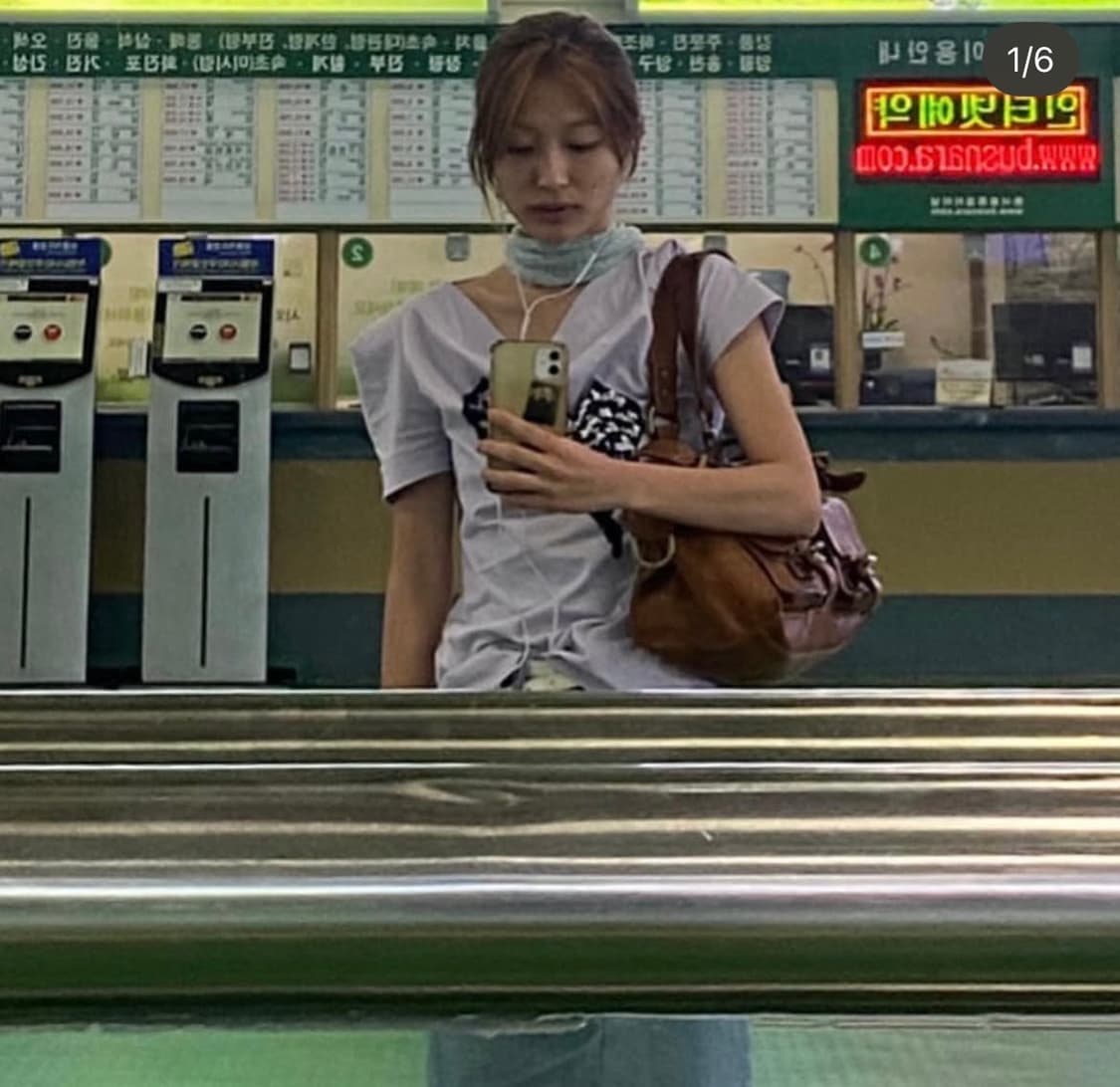 비비안웨스트우드 오픈숄더 티셔츠  상품이미지4