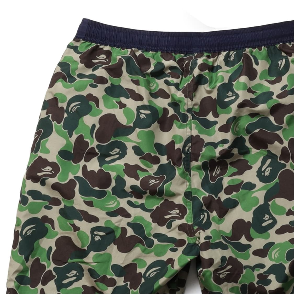 베이프 Bape Reversible Camo Shorts

 상품이미지4