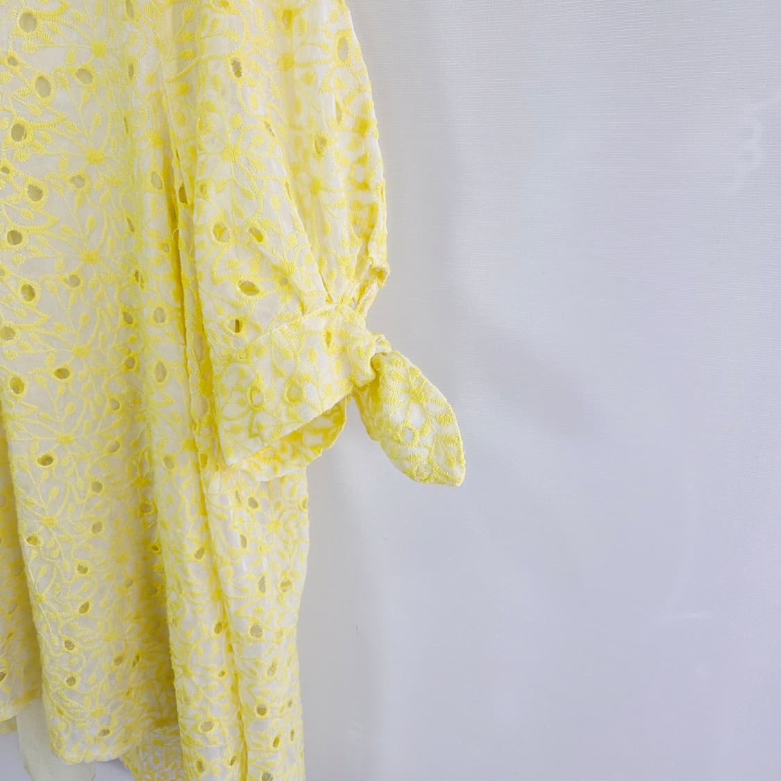 [BLUPEPE] 블루페페 옐로우 자수 레이스 블라우스 여성 상품이미지4