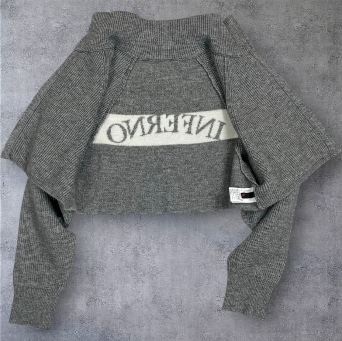 숲 SOUP 그레이 레터링 하이넥 크롭 니트 집업  상품이미지6
