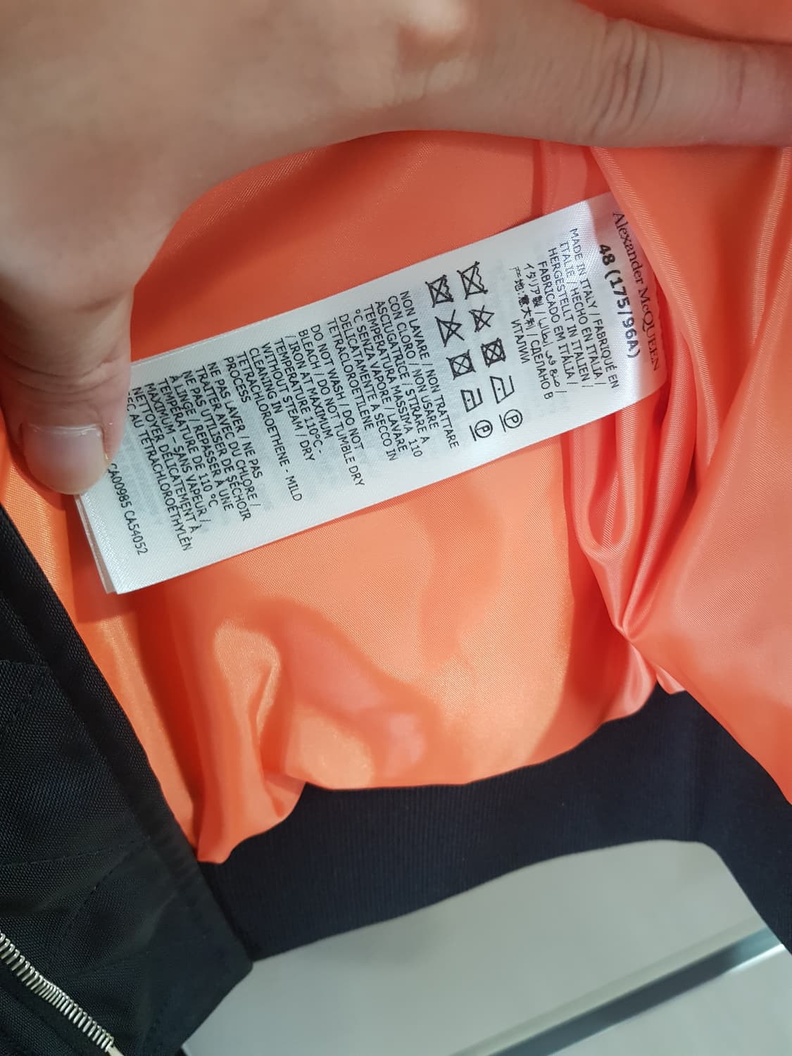 알렉산더 맥퀸 하네스 봄버재킷 사이즈48 상품이미지5