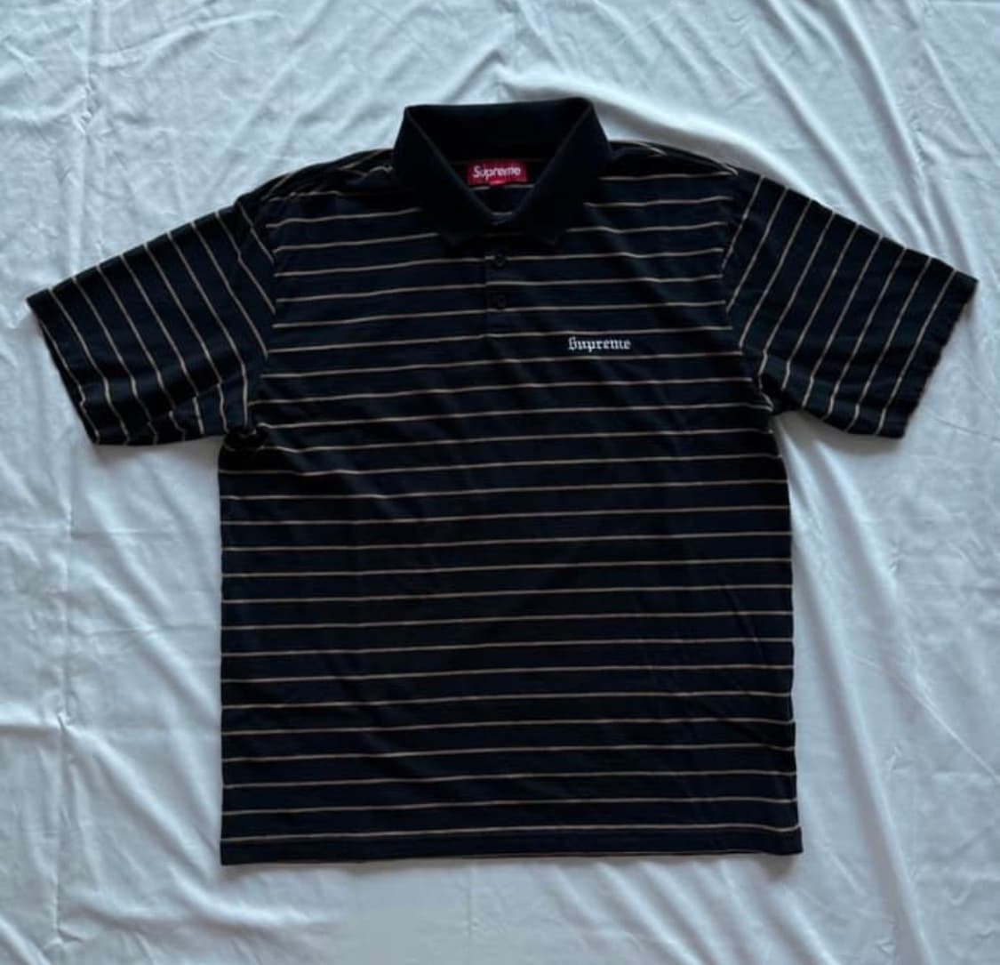 슈프림 x 멜빈스 스트라이프 숏슬리브 폴로 블랙 - 24SS 상품이미지2