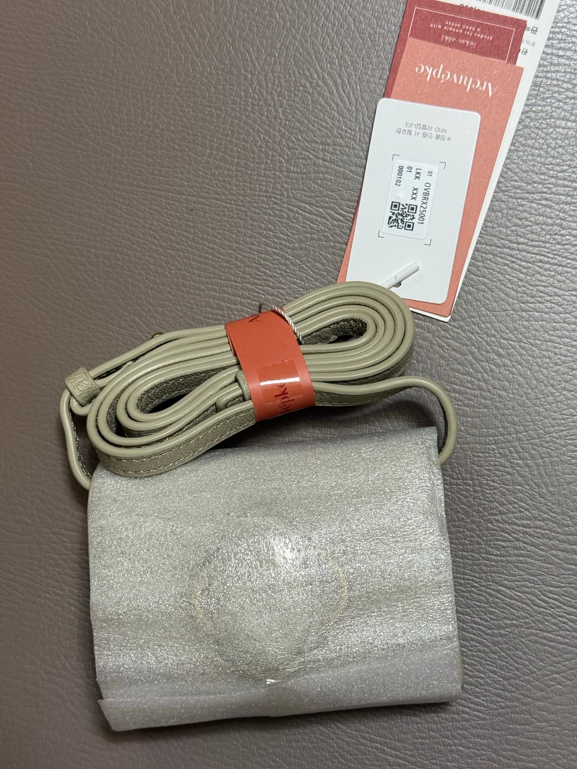 새상품) 아카이브앱크 오발카드백 피스타치오 상품이미지3