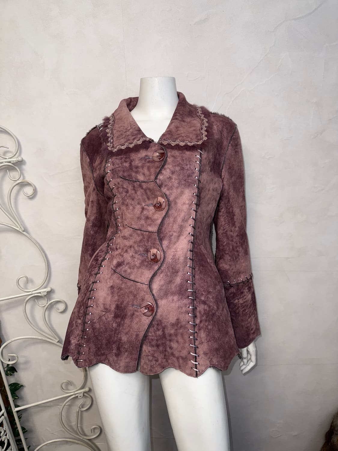 Indi pink tie dye fur trimmed stitch 무스탕 상품이미지4