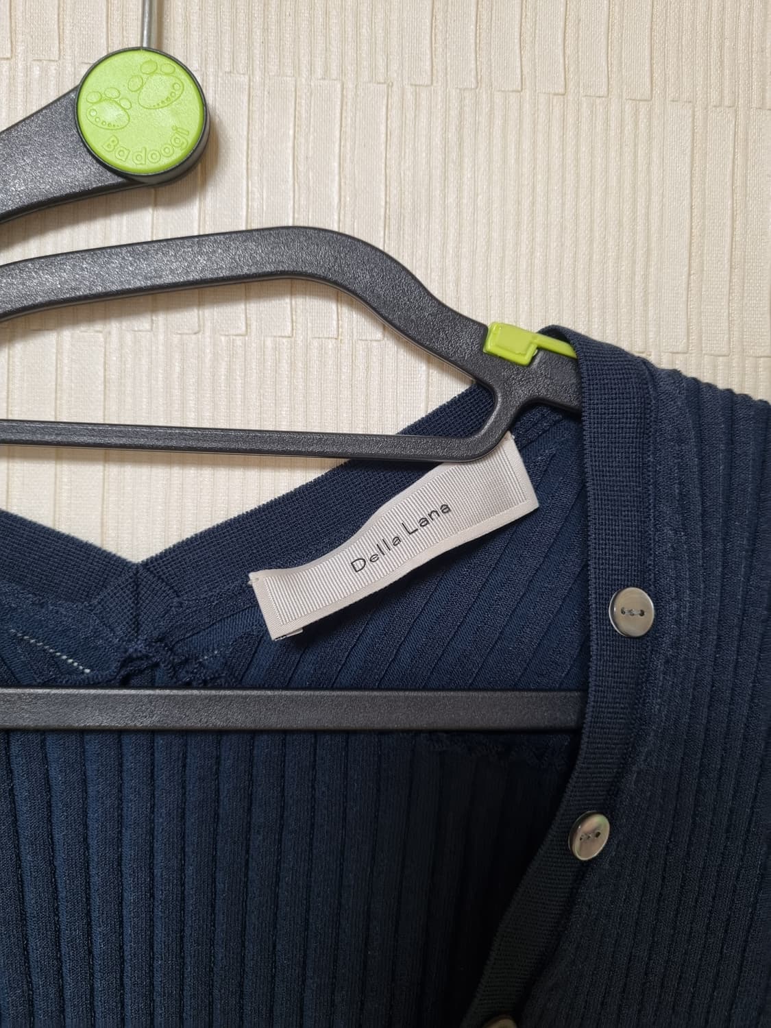 Della Lana 델라라나 리브드 크롭 브이넥 가디건 상품이미지2