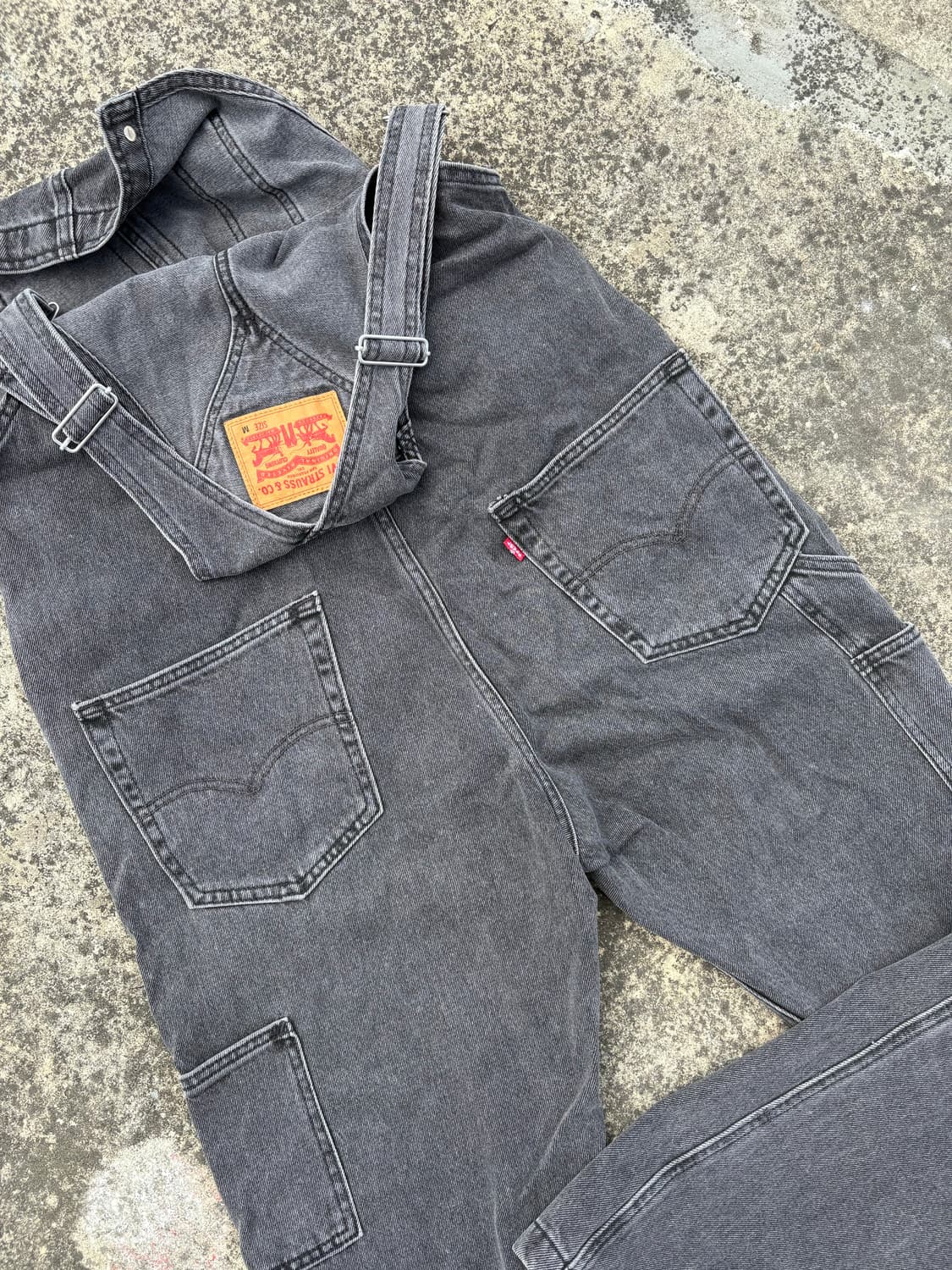 리바이스 Levi’s 흑청 카펜터 멜빵바지 상품이미지3