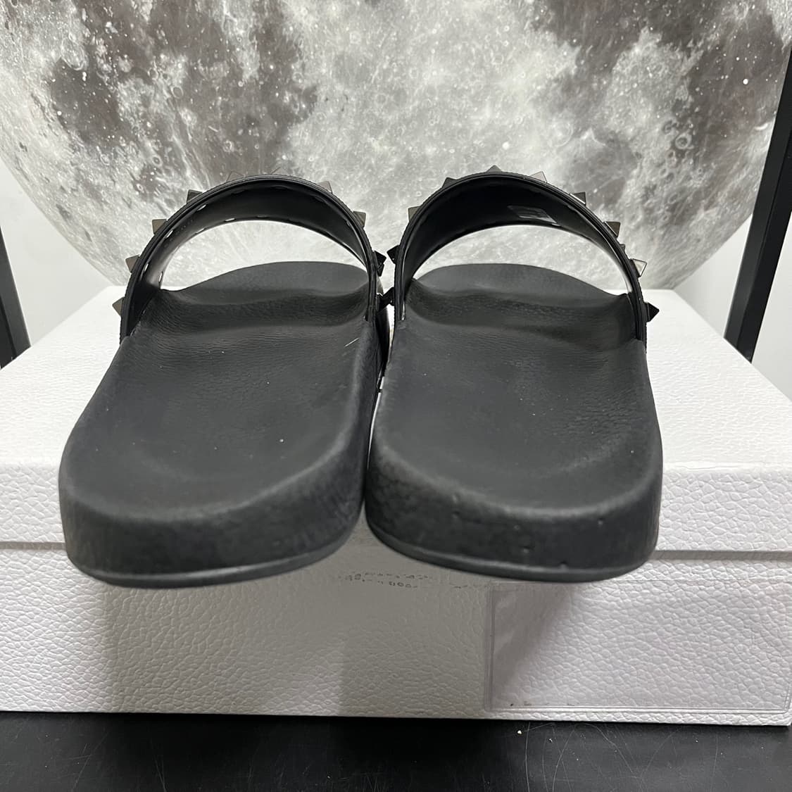 정품 43) 발렌티노 러버 락스터드 슬라이드 슬리퍼 275 상품이미지4