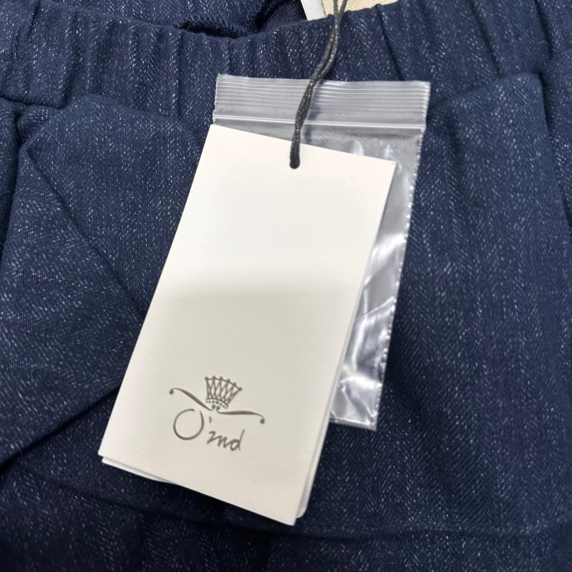 [새상품] O2nd 오즈세컨 여성 미니스커트 치마 네이비 55사이즈 상품이미지4