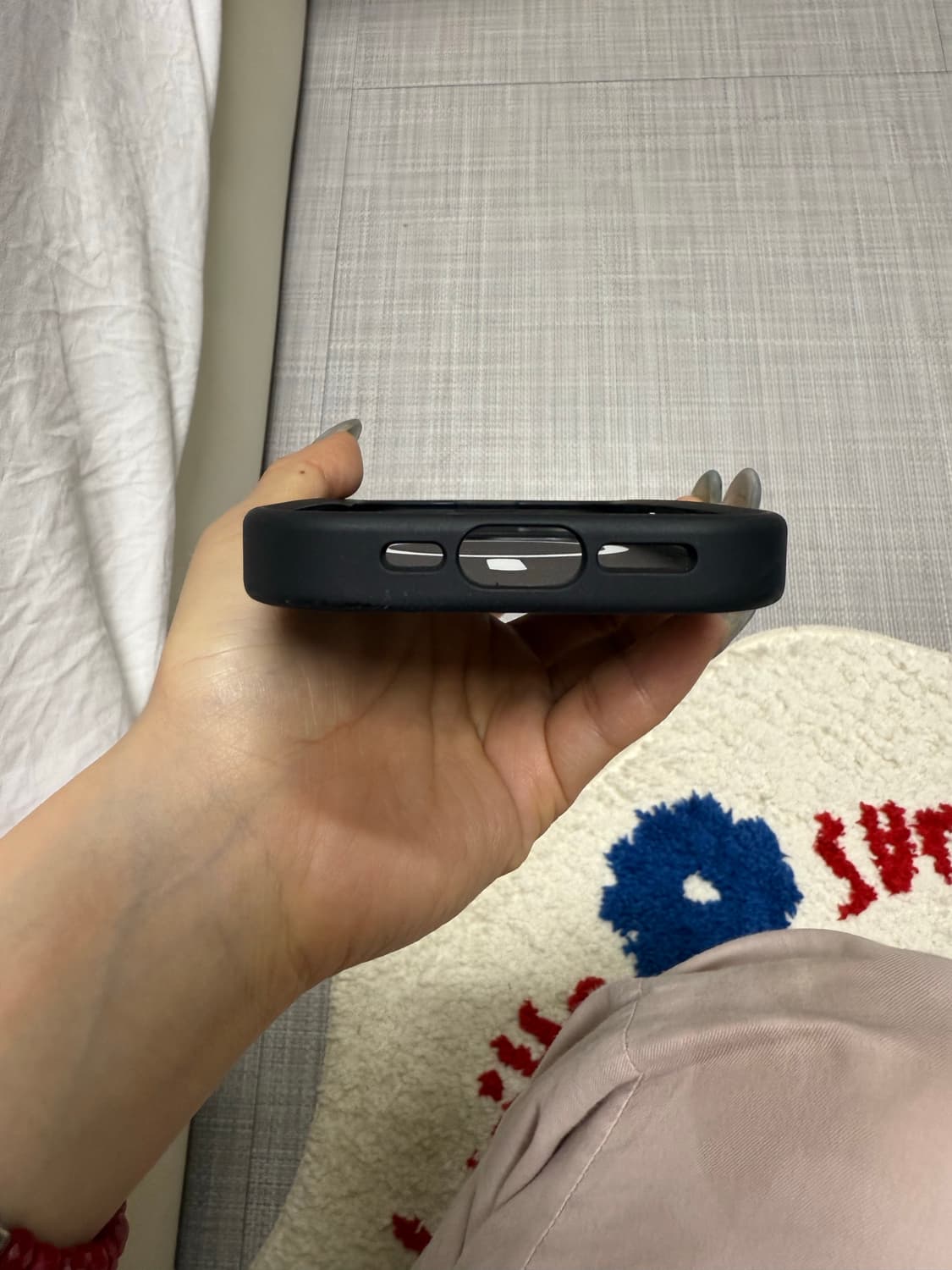 케이스티파이 아이폰 16 pro 메종키츠네 케이스 블랙 한정판 상품이미지5