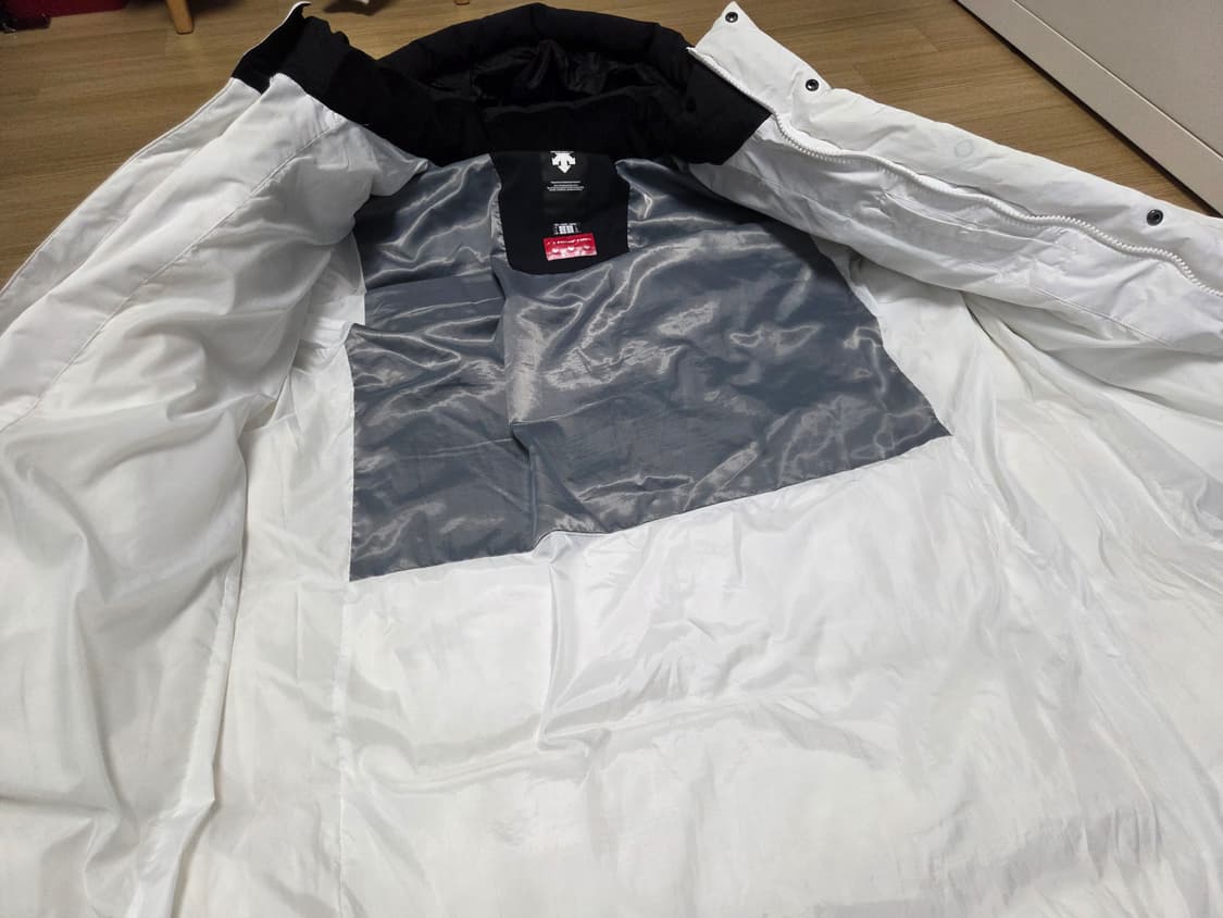 데상트 스위스 스키팀 엣지 와펜  롱패딩 점퍼 상품이미지4