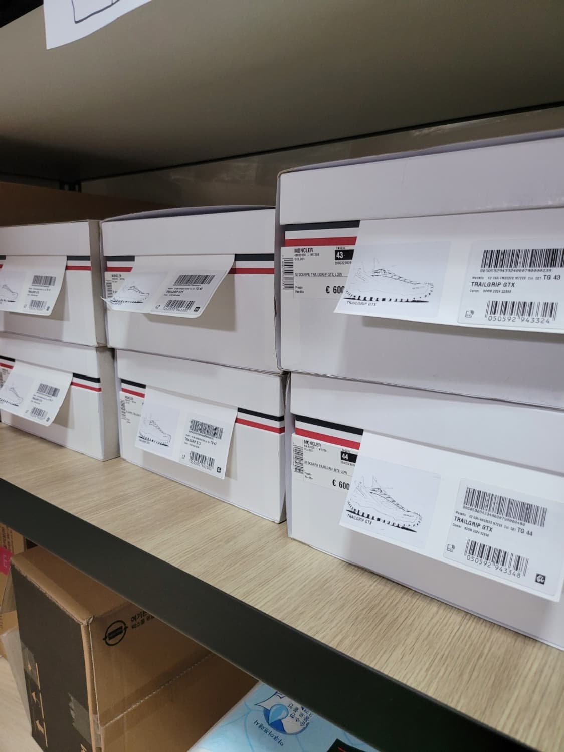 도시의 일상부터 설산의 정점까지, 몽클레르 트레일그립 GTX 화이트 상품이미지8