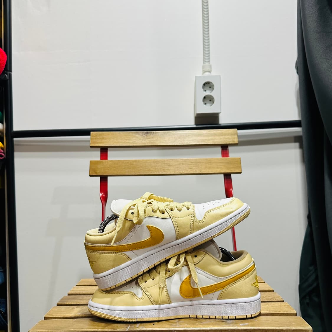 245) 나이키 운동화 여성 여자 신발 에어 조던 1 로우 옐로우 상품이미지7