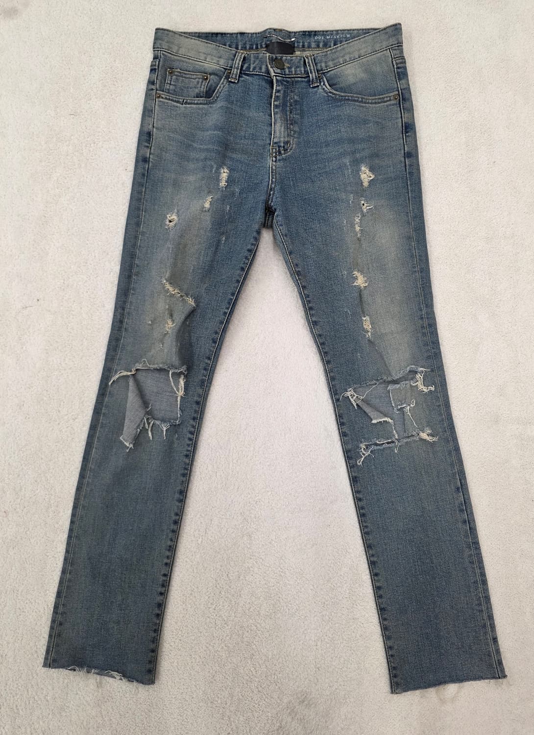 생로랑 남자 무릎찢청  청바지.   싸이즈 30 상품이미지1