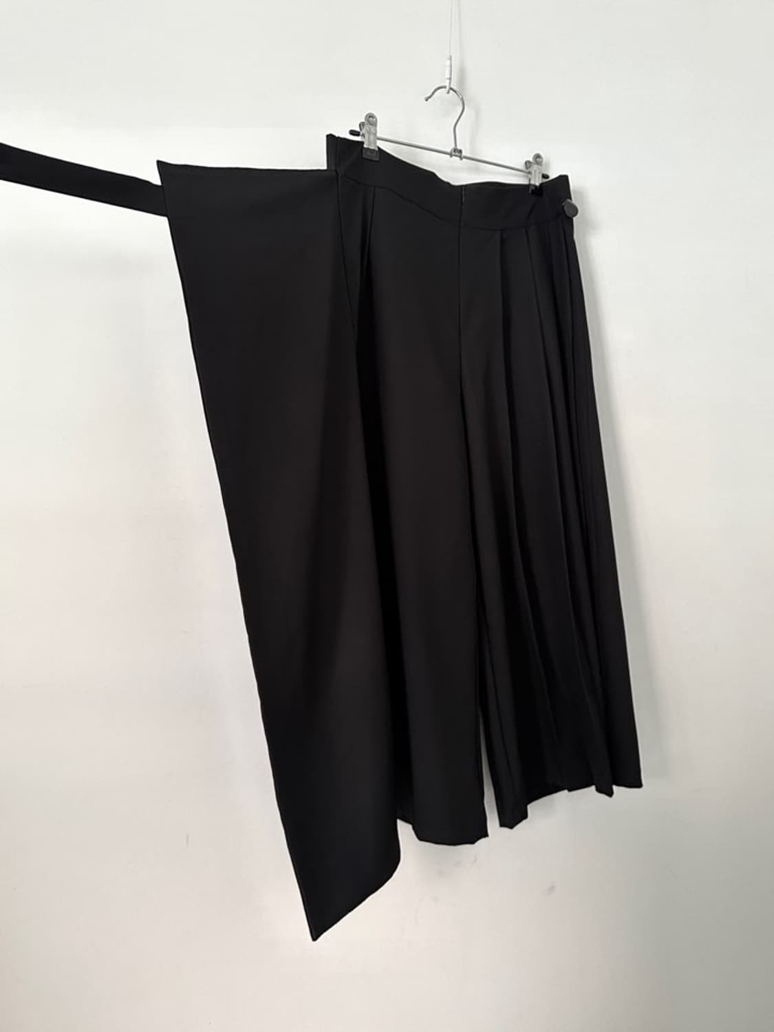 Tailor strap pleats pants / black 상품이미지3