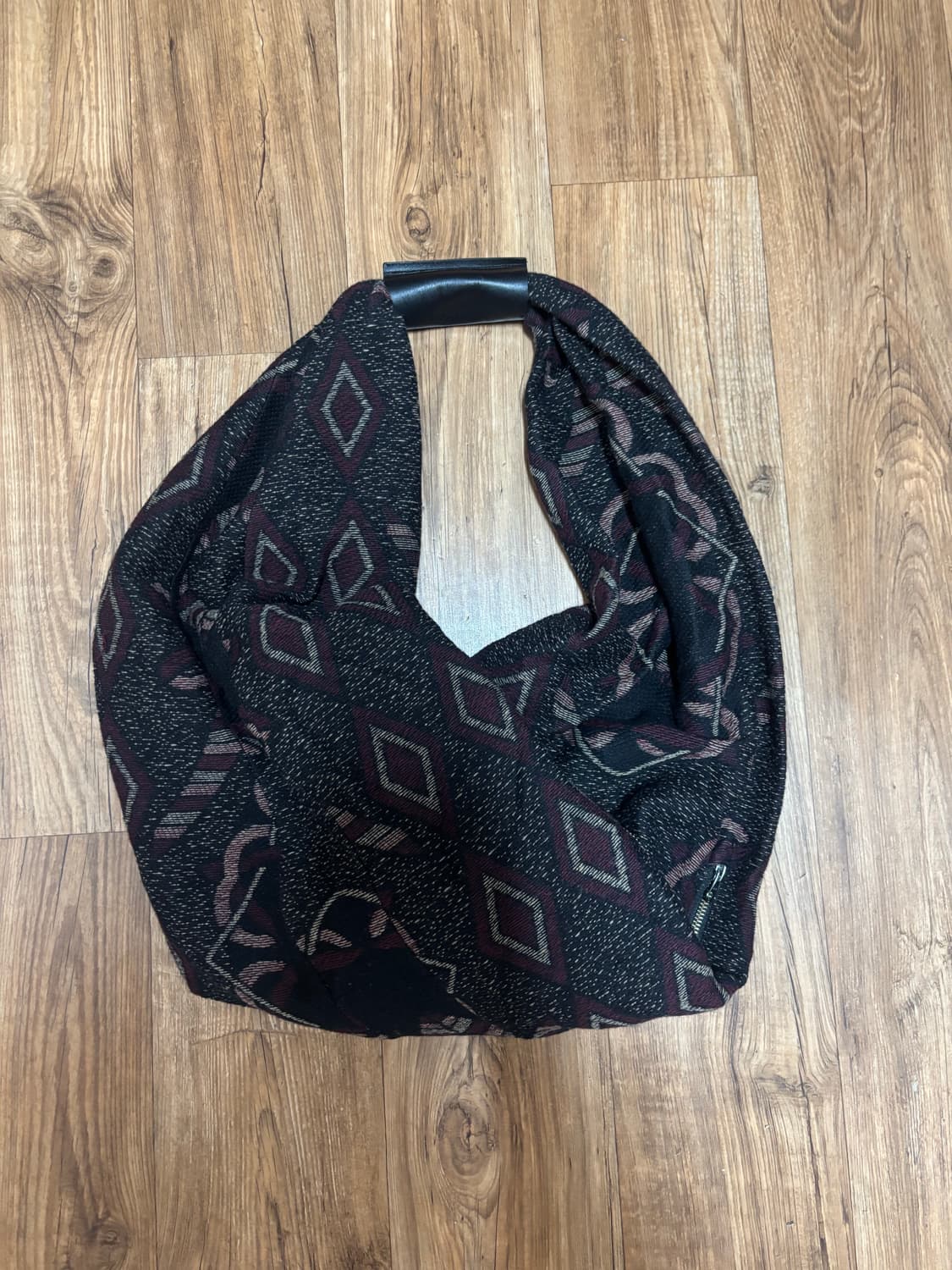 혜인서 트위스티드 숄더백 버건디 상품이미지2