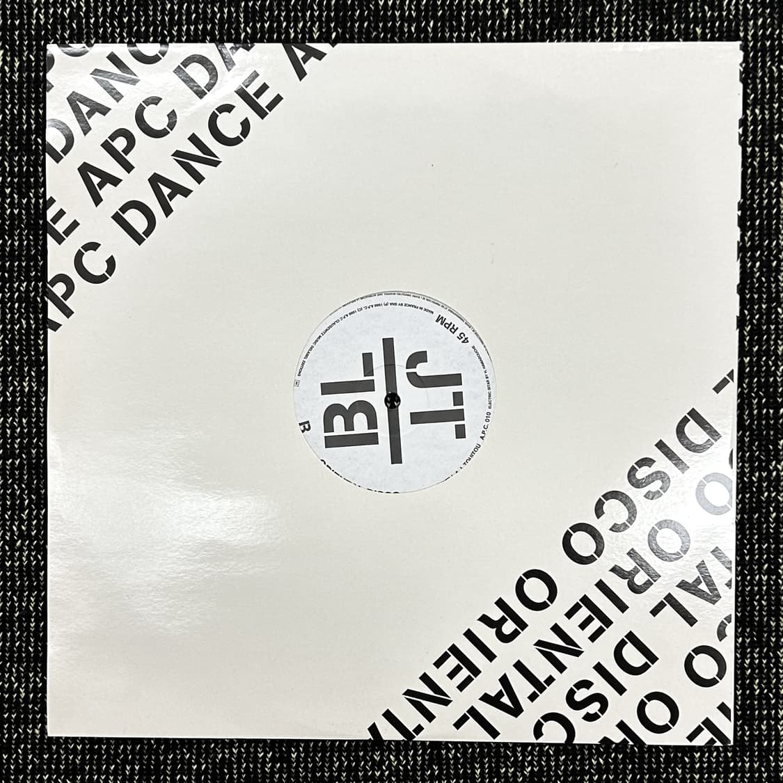 A.P.C. 장투이투 후지와라히로시 On Goes The Beat LP  상품이미지2