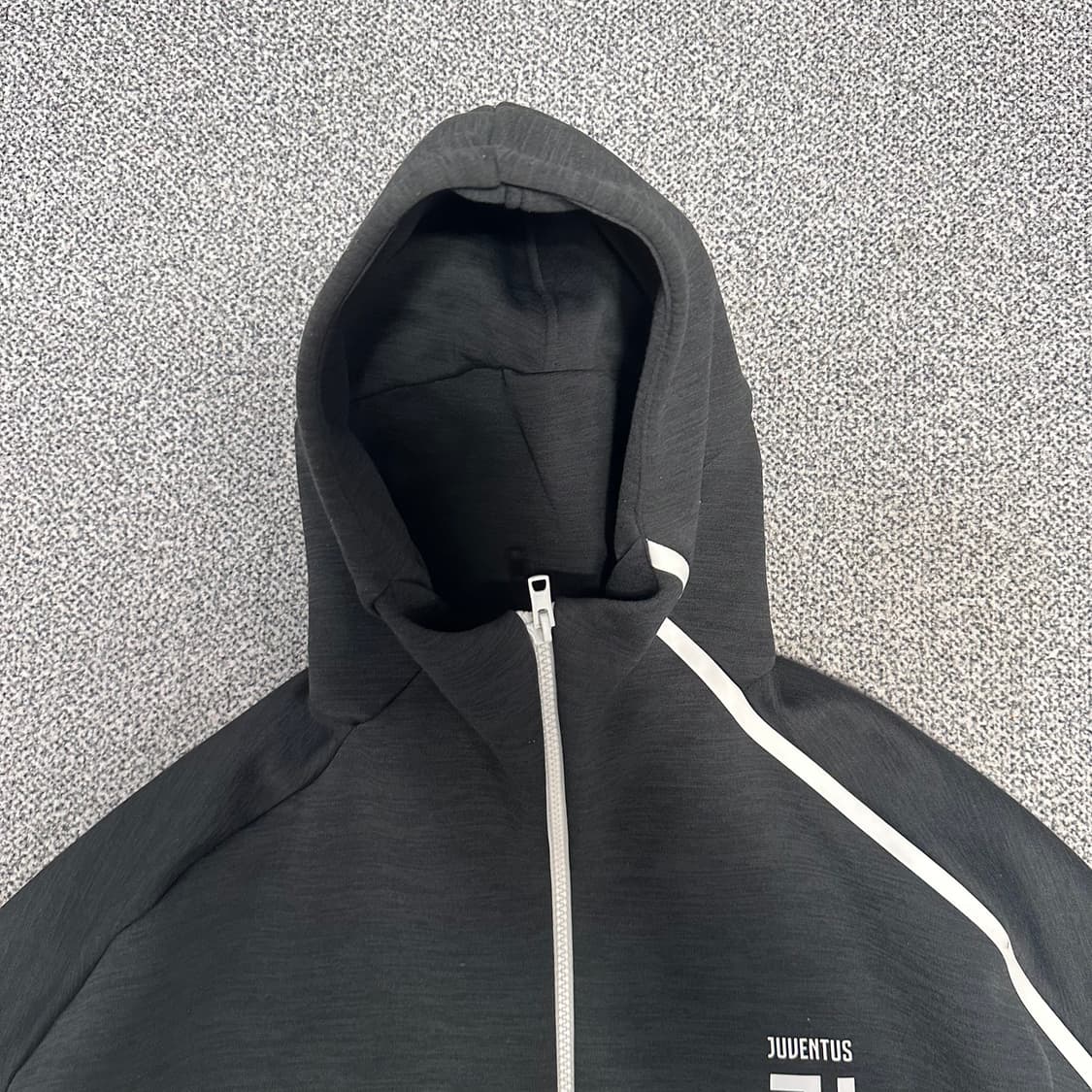 아디다스 유벤투스 후드집업 상품이미지2