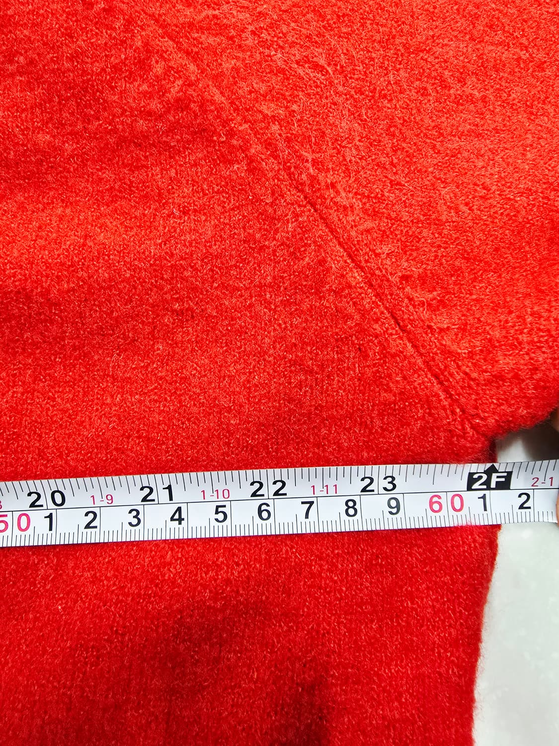 새상품 발렌시아 브이넥 크롭 니트 레드 상품이미지7