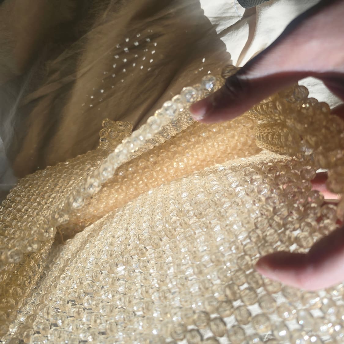 반짝이는 샴페인 톤 비즈백 상품이미지10