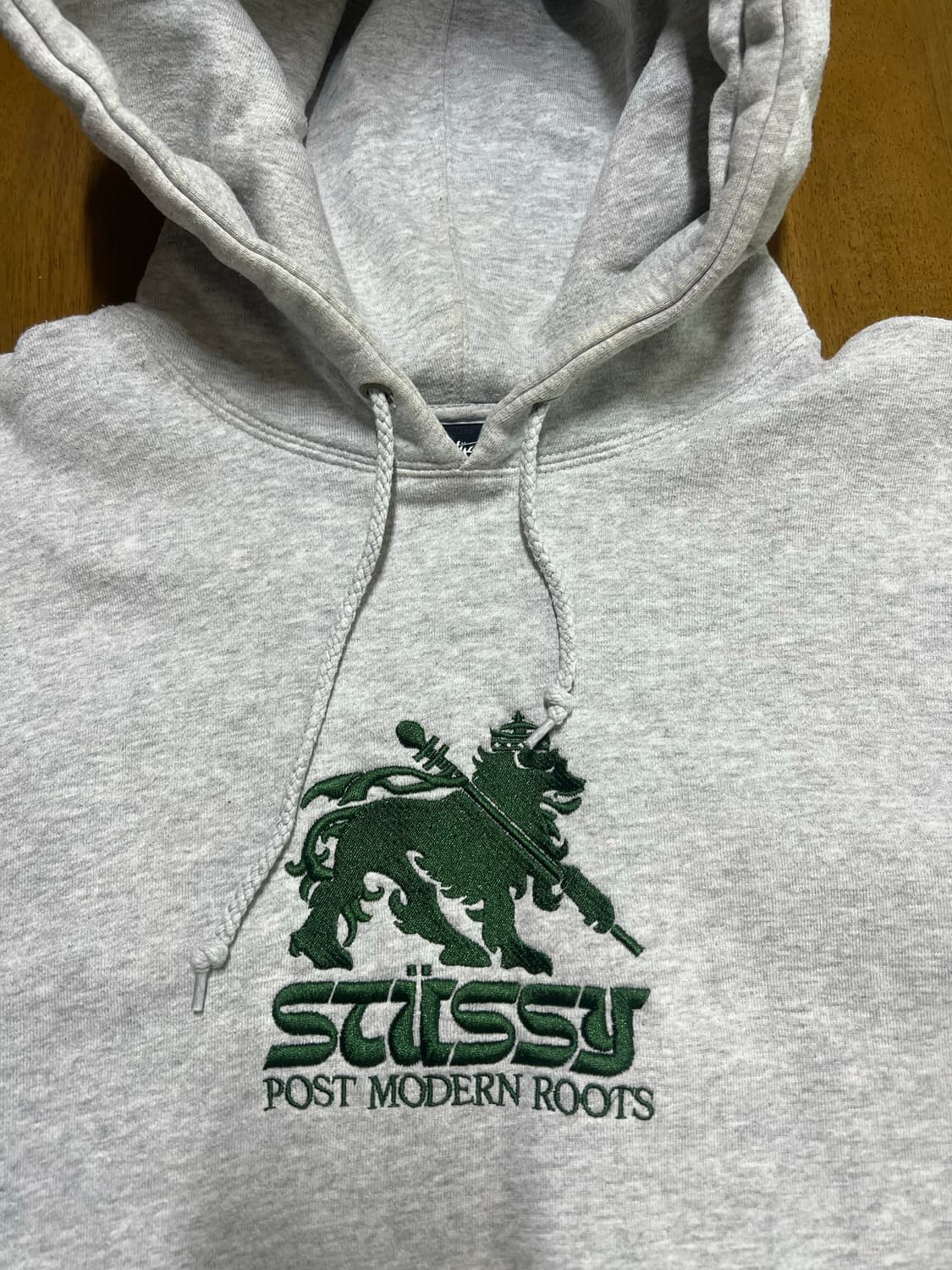 스투시 모던 라이온 후드티 그레이 상품이미지4