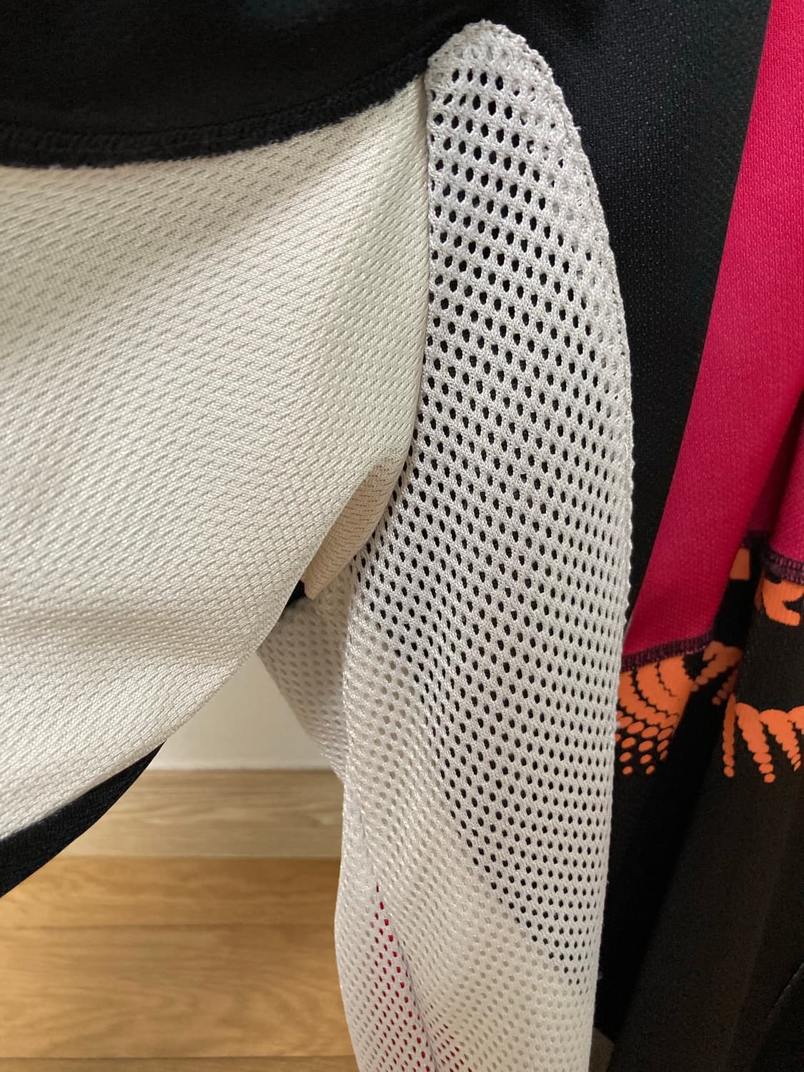 [H&M x H2] 에이치엔엠 헤론프레스톤 하키 저지 상품이미지4