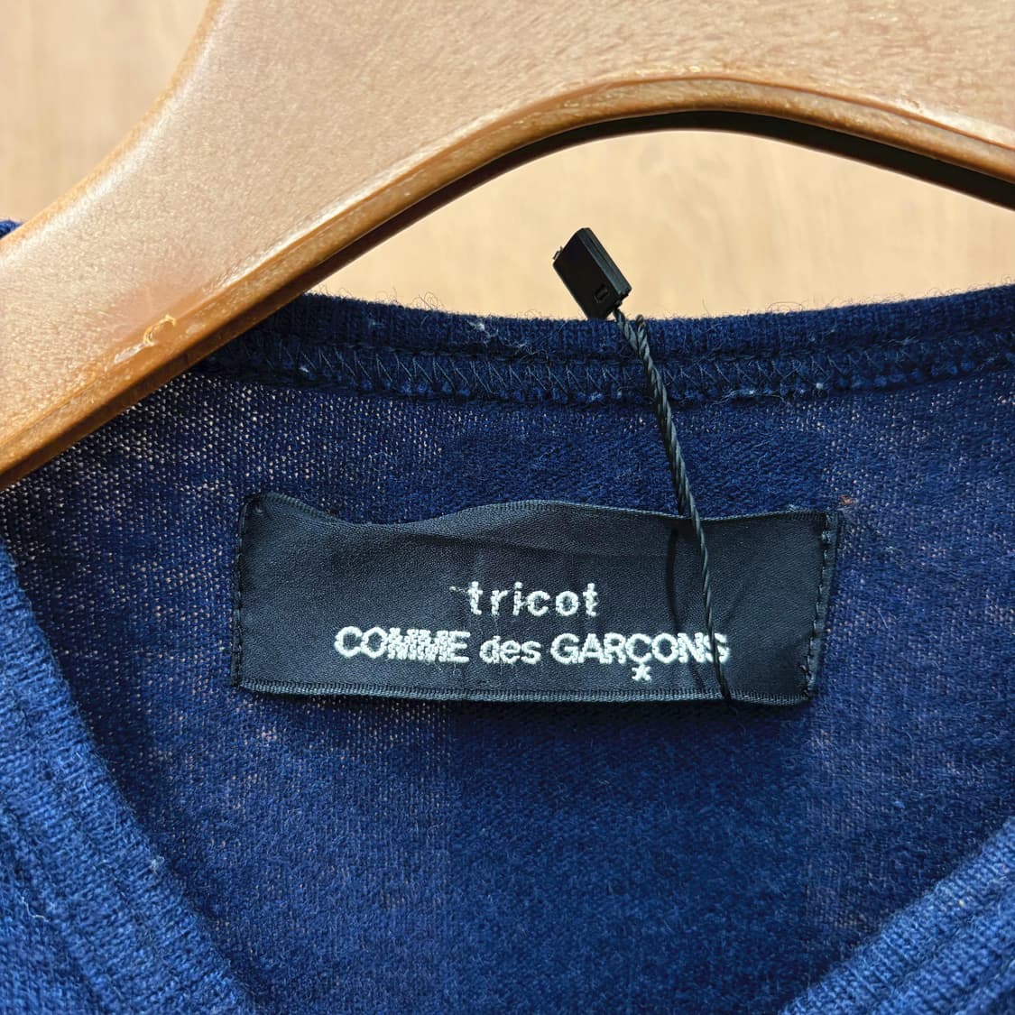 꼼데가르송 트리콧 라운드넥 긴팔 니트 미니멀 무지 디테일 레귤러핏 네이비 상품이미지6