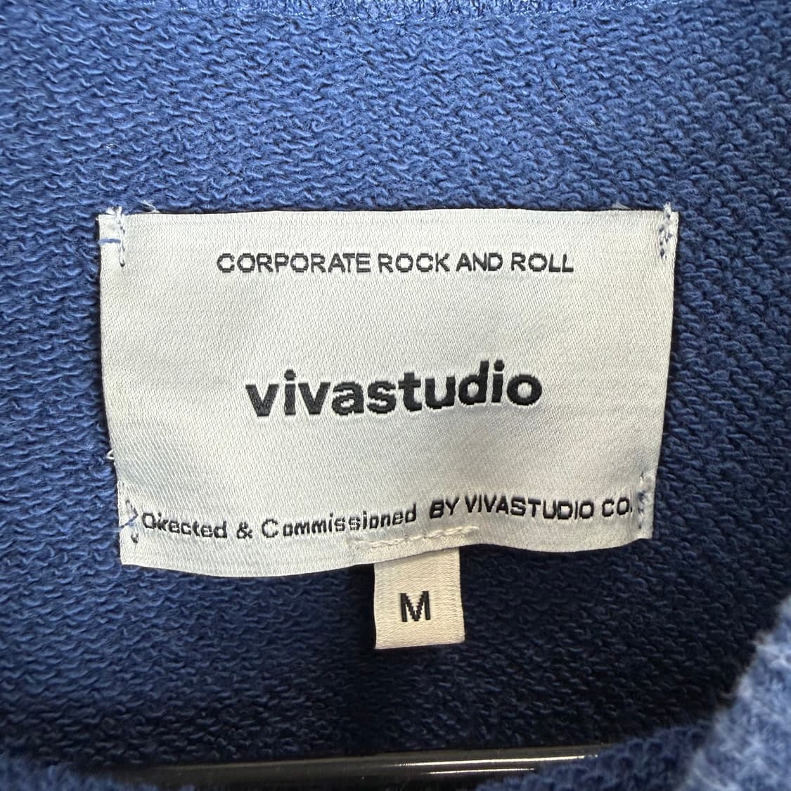 (무료배송)M) 비바스튜디오 맨투맨 블루 상품이미지3