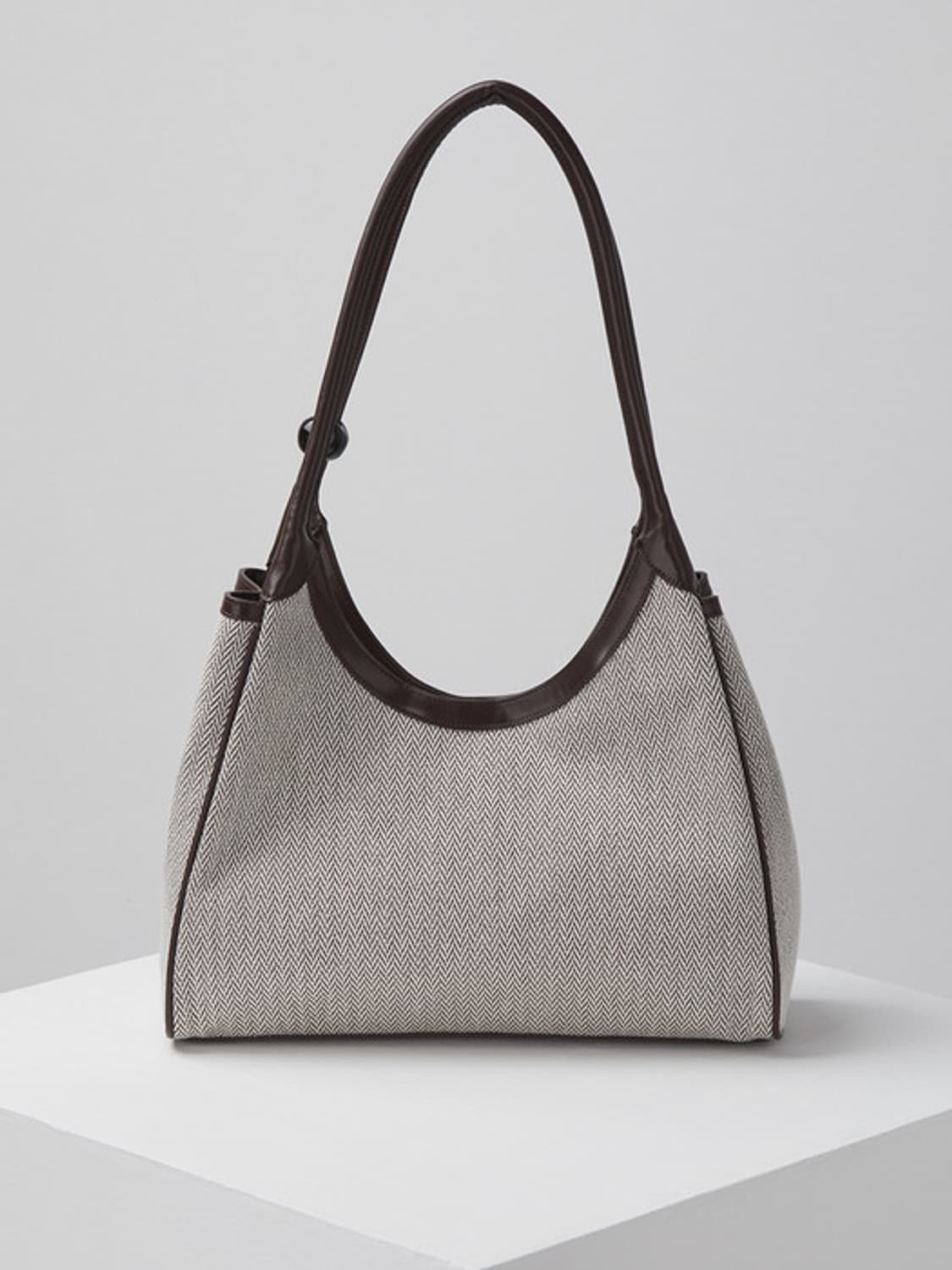 아카이크앱크 트라이앵글백 헤링본 상품이미지2