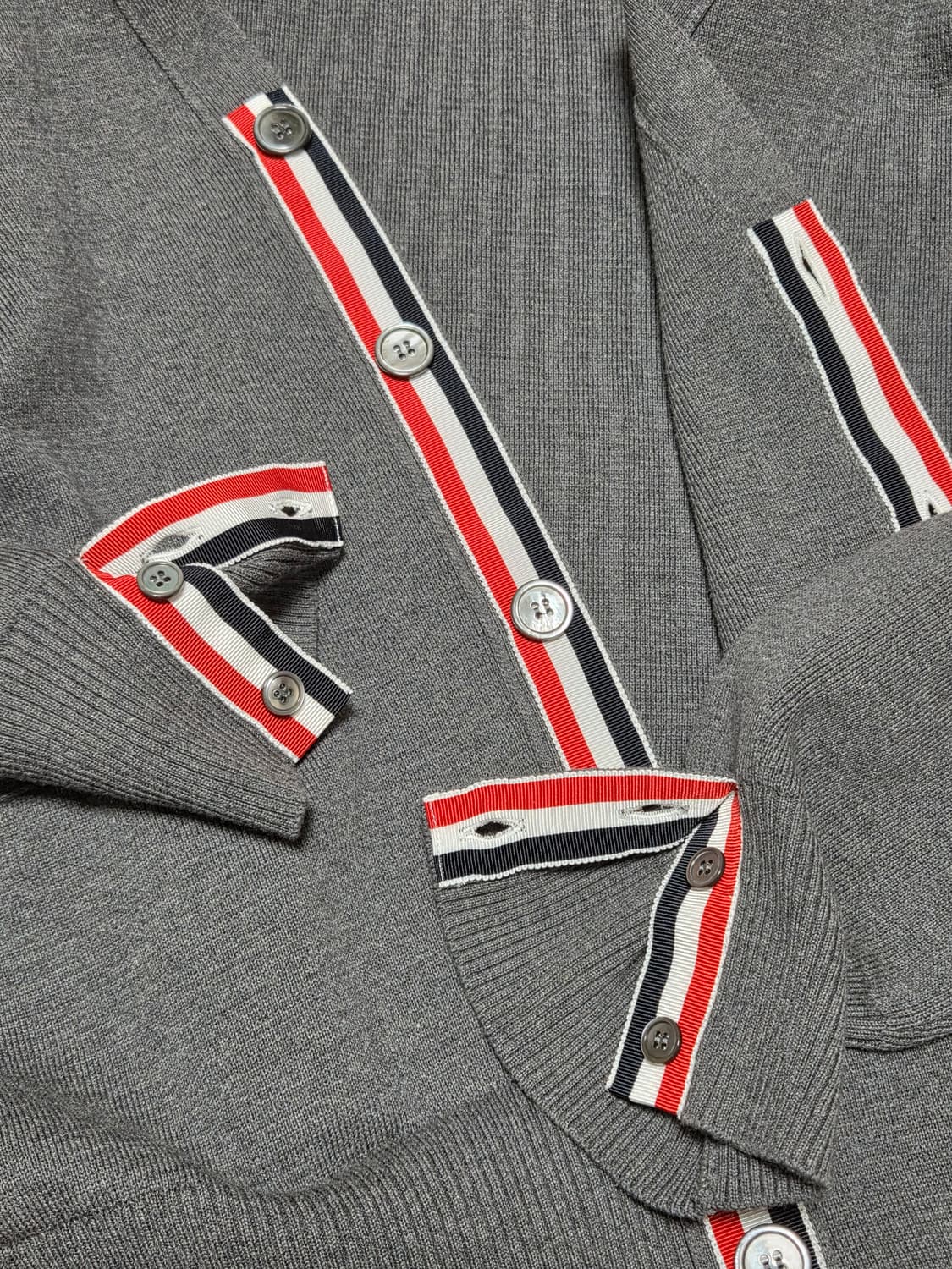 [새상품급 4] 톰브라운 밀라노스티치 가디건 상품이미지4