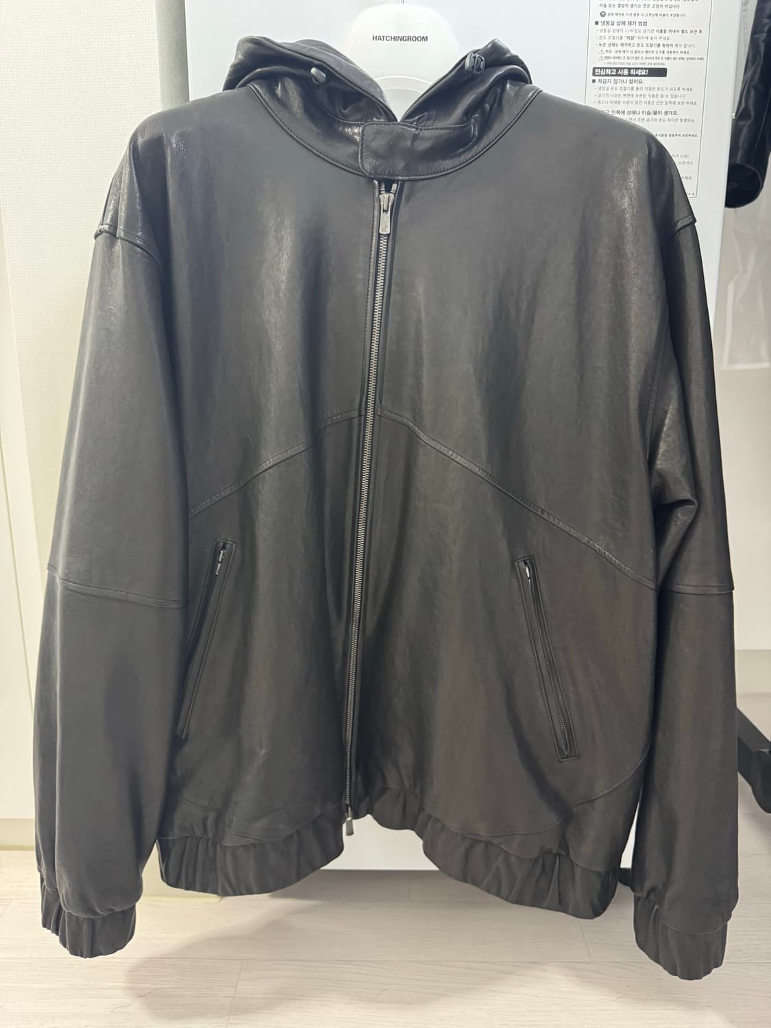 [4]24FW 해칭룸 레더 후드 램스킨 블랙 상품이미지1