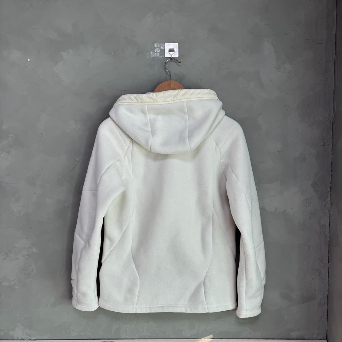 데상트 플리스 화이트 상품이미지4