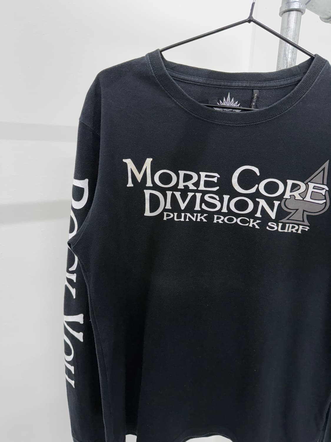 M.C.D Punk Surf Graphic Tee 상품이미지3