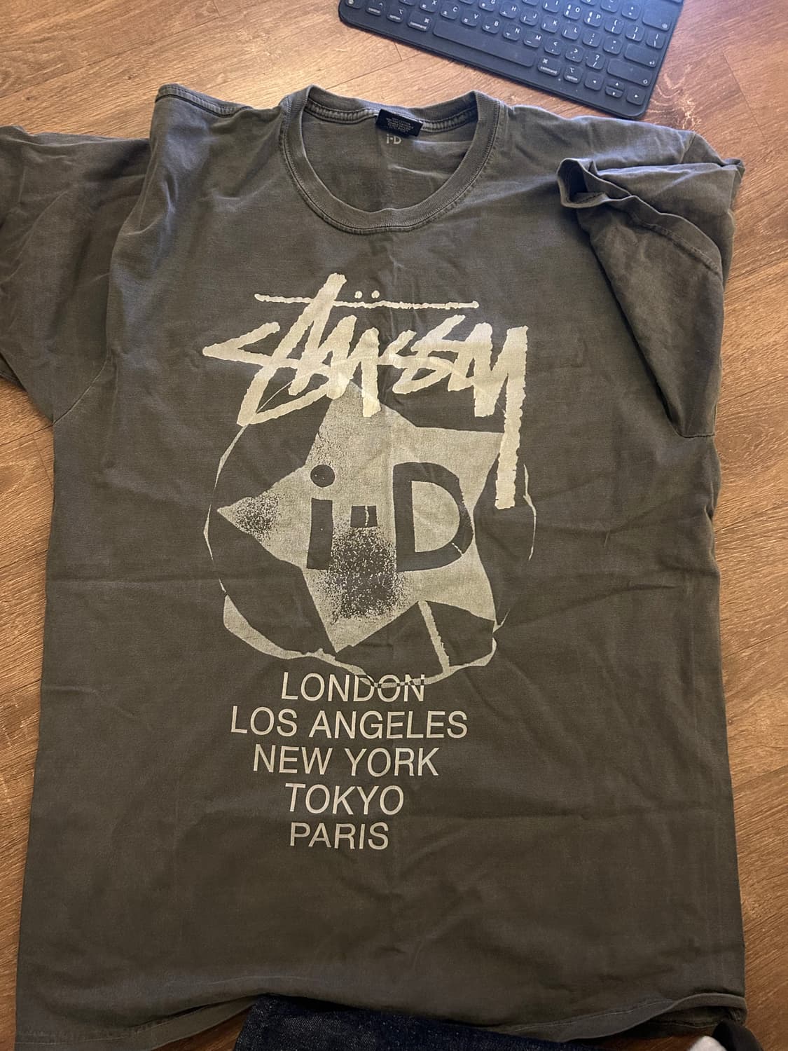 스투시 ID 매거진 티셔츠 상품이미지1