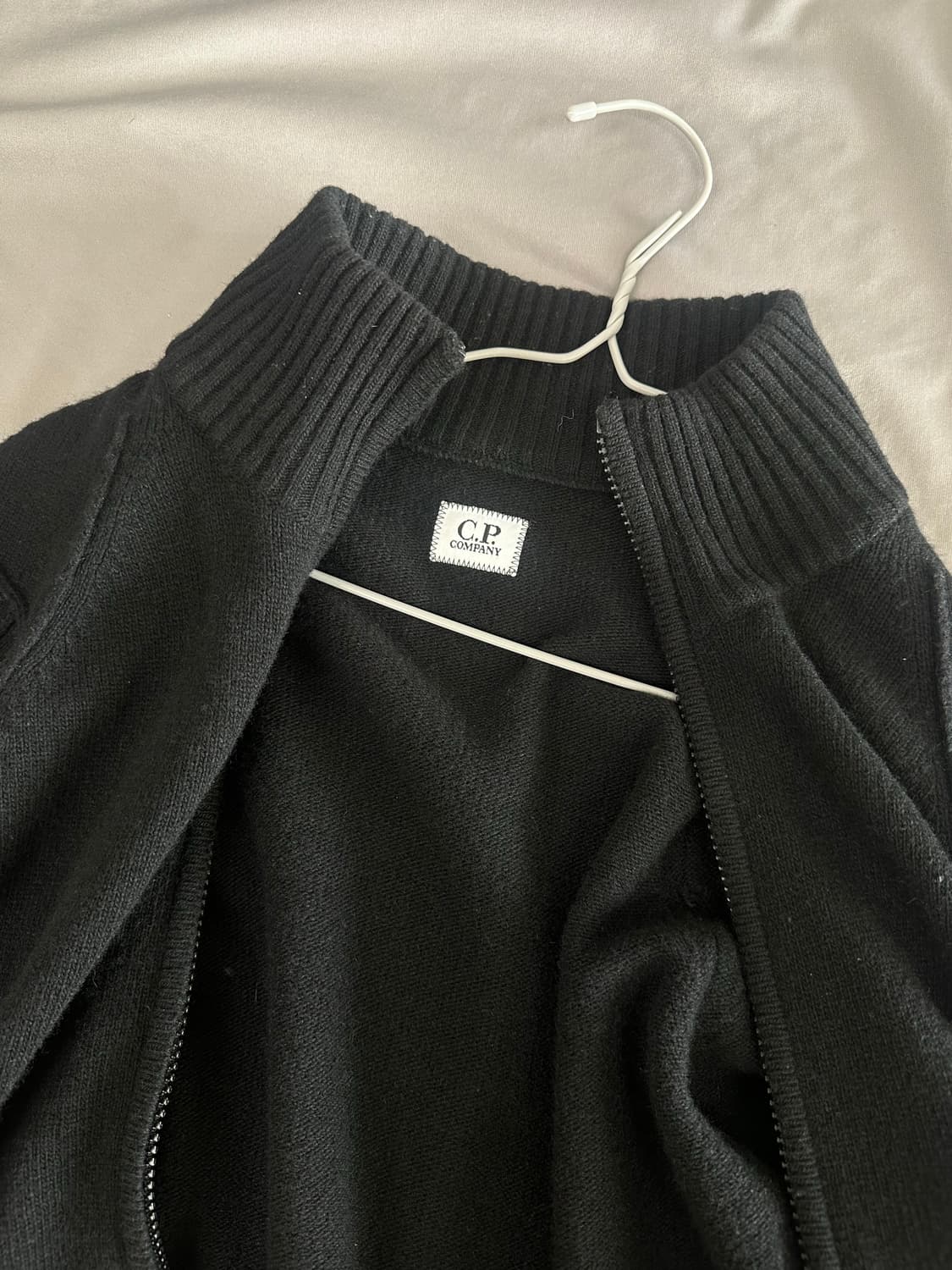 Cp컴퍼니 니트집업 가디건 블랙 상품이미지3