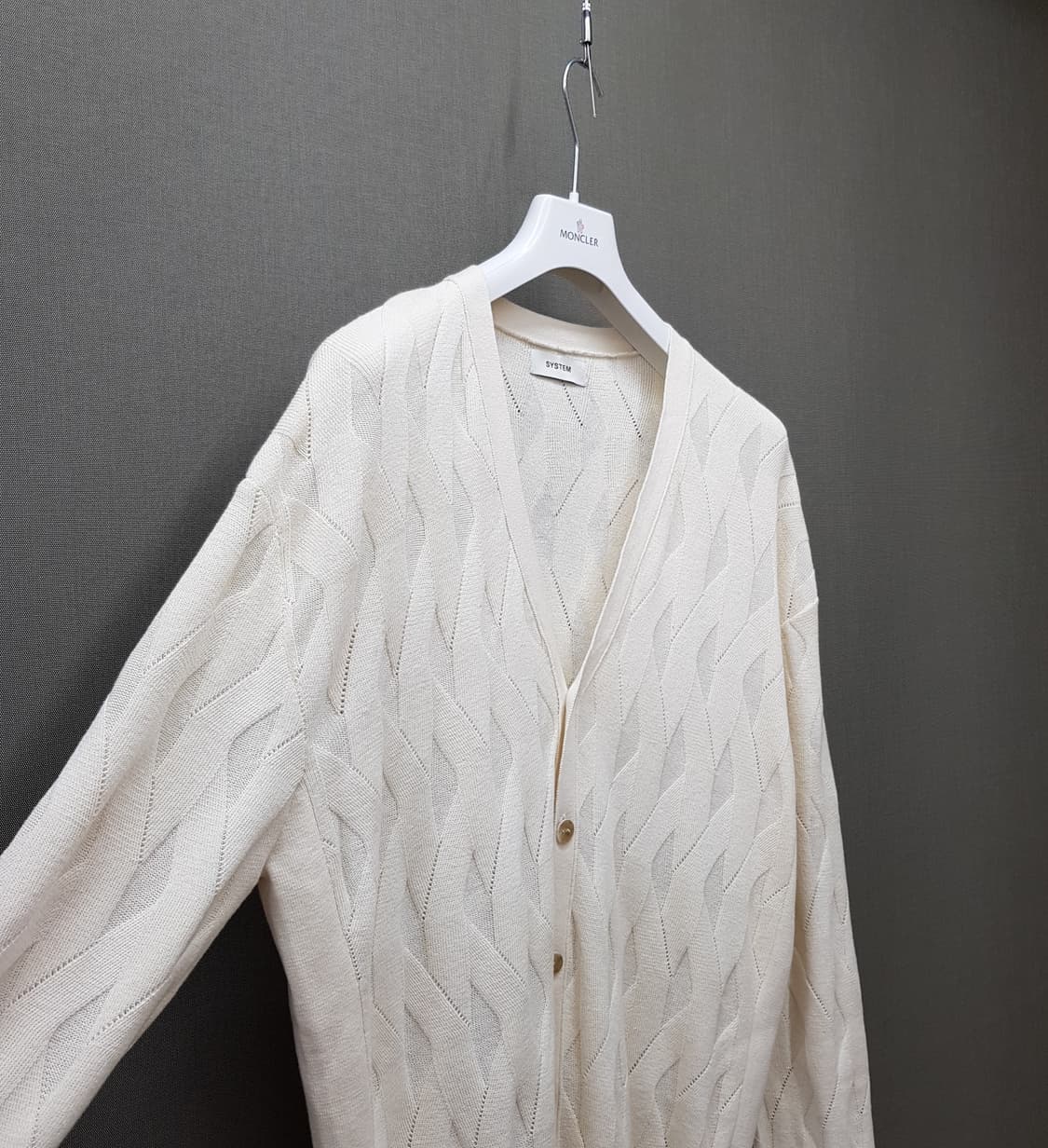 한섬 시스템옴므 2022 케이블 패턴 브이넥 니트 가디건 105사이즈 상품이미지3