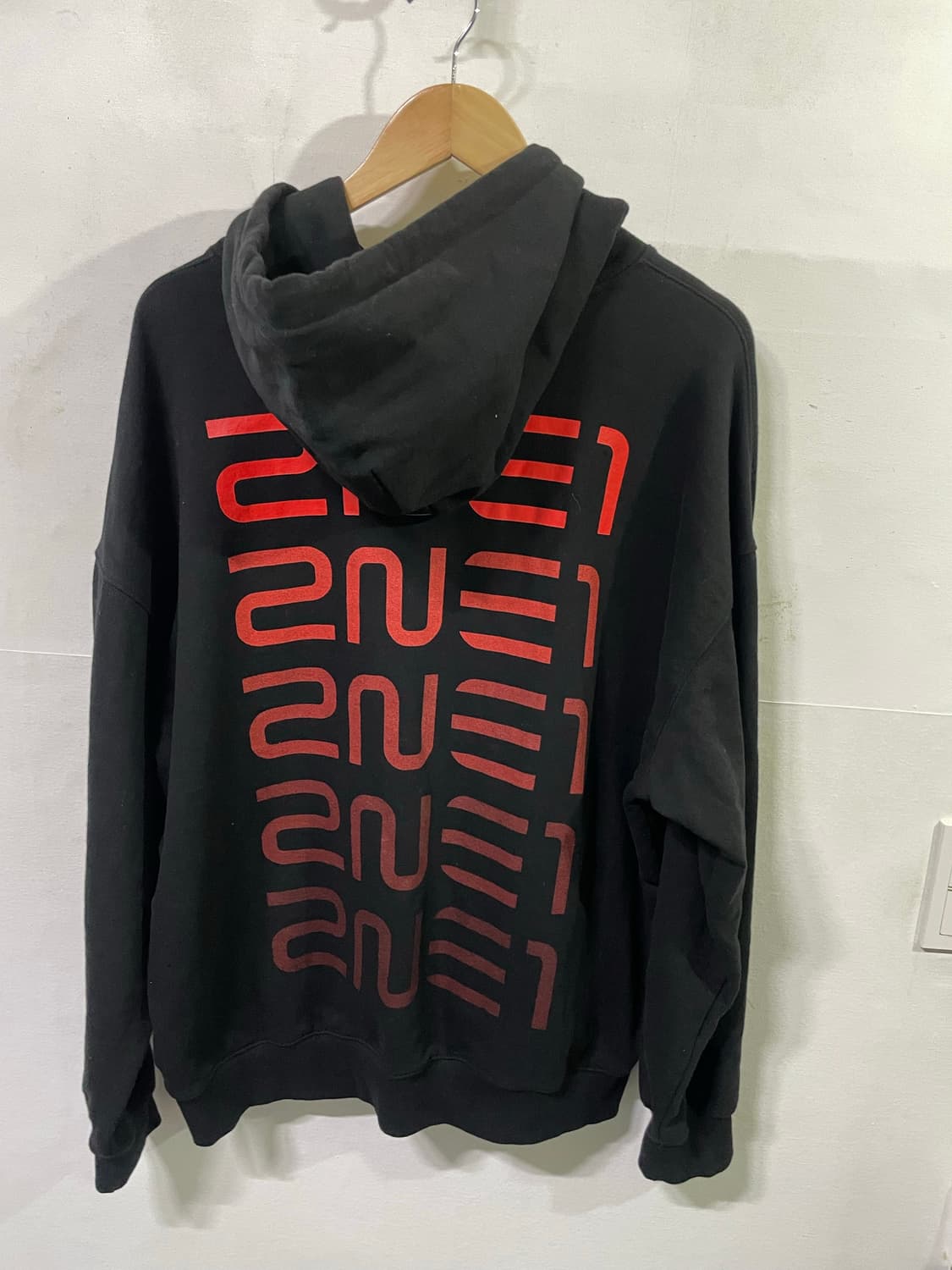 2NE1 블랙 후드티 XL 한정판 상품이미지7